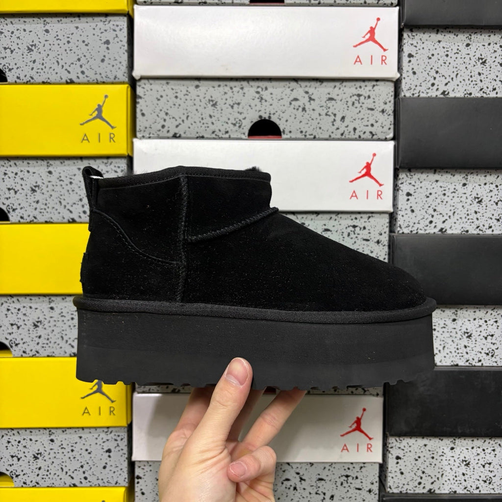UGG Kallen Lace Platform Ankle Boot – Suede Boot with Shearling Lining, Tonal Cross-Strap Closure & All-Black Chunky Platform Sole in Black